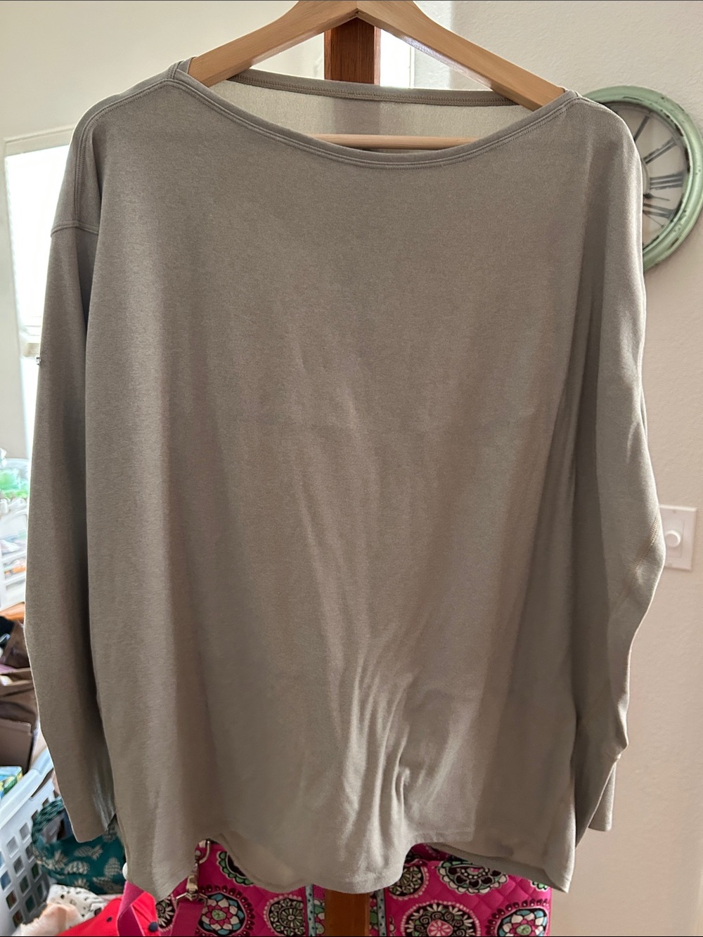 lululemon athletica Long-Sleeve Top — Light Gray